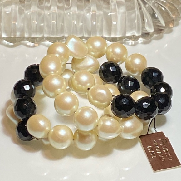 Vintage 1975-1985 Richelieu Simulated Pearl Bracelet - Picture 1 of 5